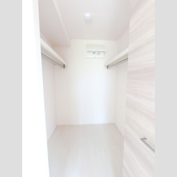 収納 (ウォークインクローゼット)