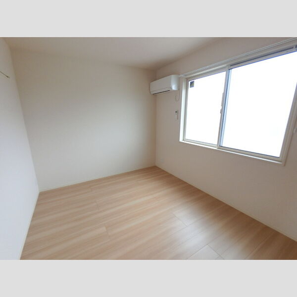 その他 (明るいフローリングフロアです。)