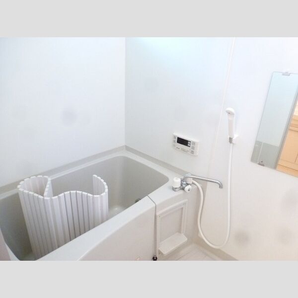 バス (浴室になります。)