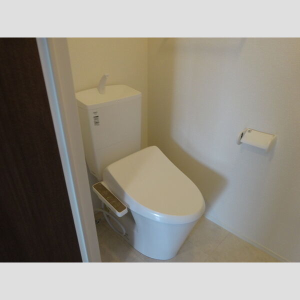 トイレ (トイレ)