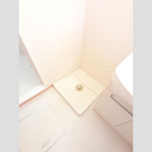 その他 (洗濯機置き場です。防水パンあります。)