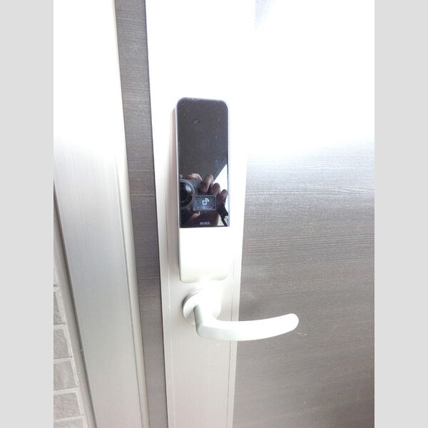 その他設備 (カードキーは防犯性が高く、施錠・開錠がスムーズ)