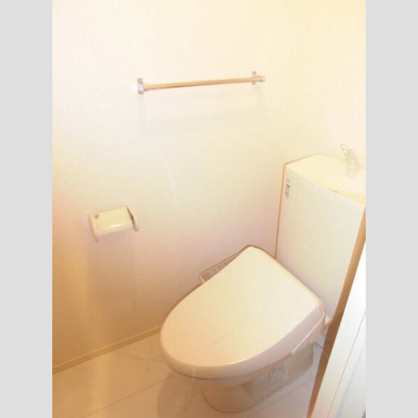 トイレ (温水洗浄便座です。)