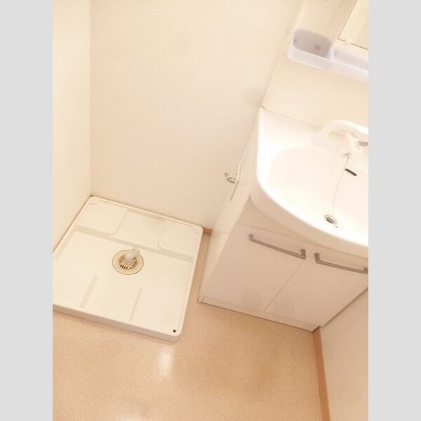 洗面所 (洗濯機置き場です。)