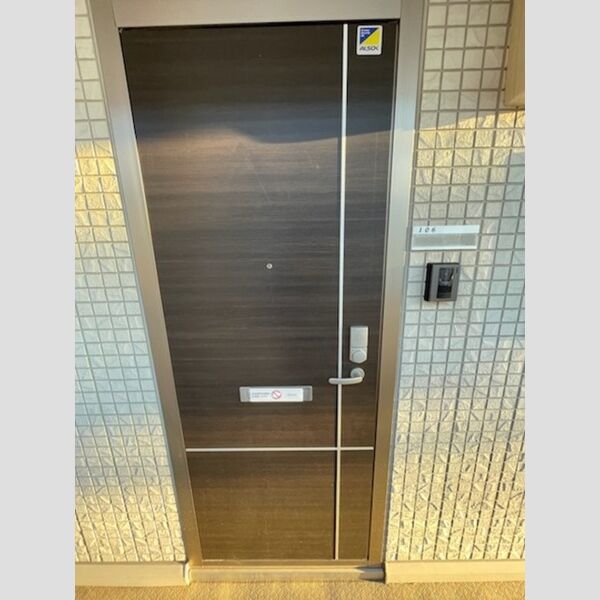 玄関 (玄関ドア)