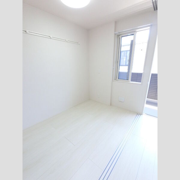 その他 (ライトスルースクリーンで光を透しながらほどよく遮ります。)