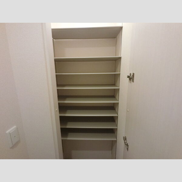 玄関 (シューズクローク)