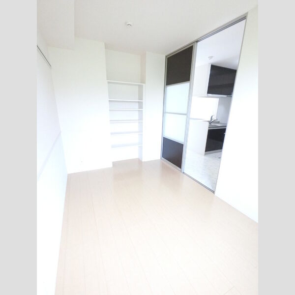 その他 (明るいフローリングフロアです。)