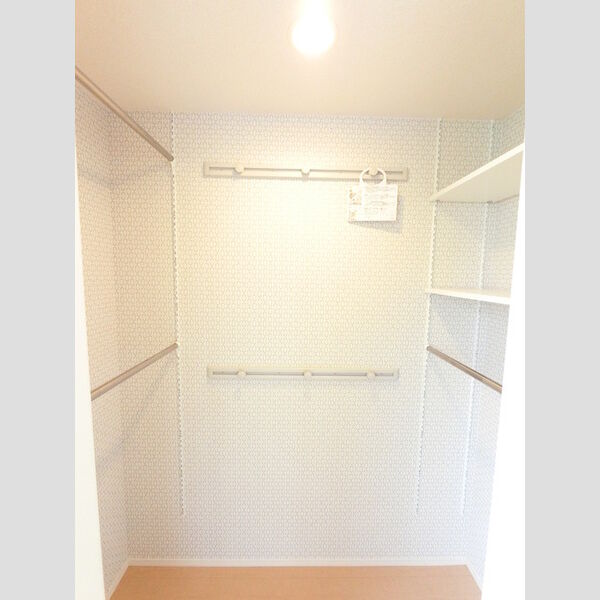 収納 (ワンステップクローゼットです。)