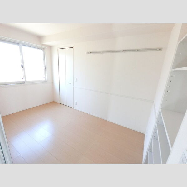 その他 (明るいフローリングフロアです。)