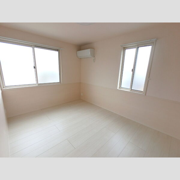 その他 (エアコン・照明付いてます。)