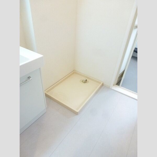 洗面所 (洗濯機置き場です。)