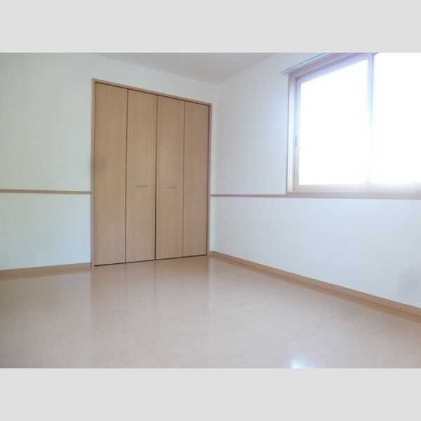 その他 (北側洋室です。)