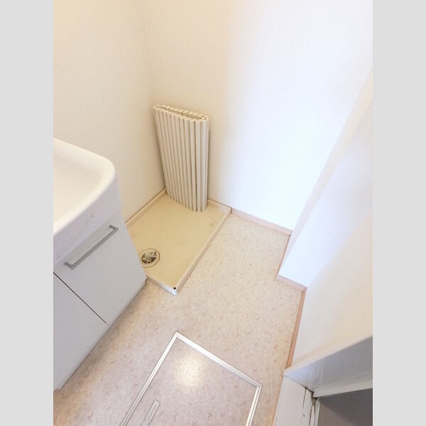 その他 (洗濯機置き場です。防水パンあります。)