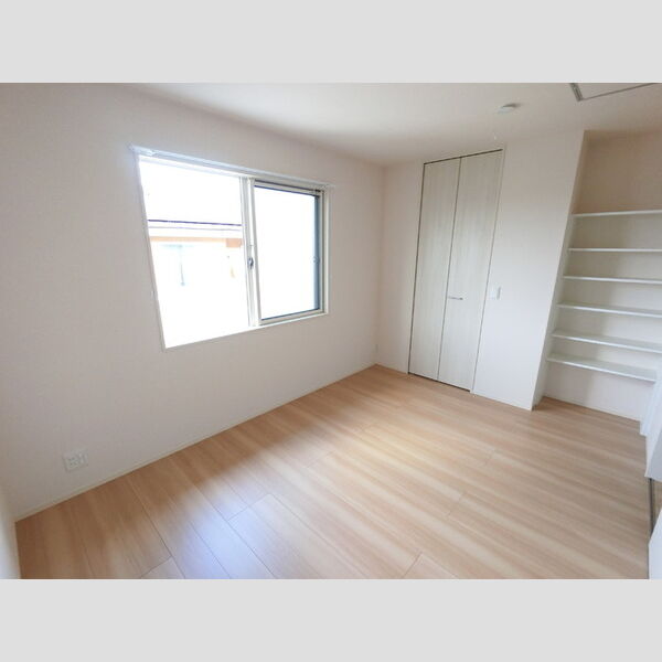 その他 (明るいフローリングフロアです。)