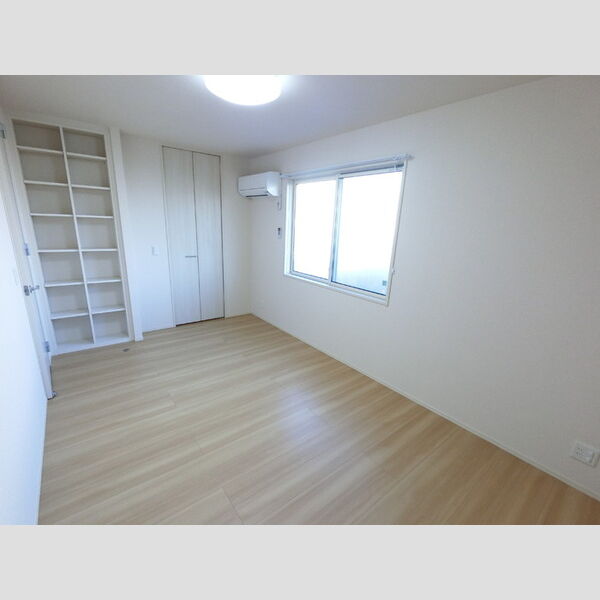 その他 (エアコン・照明付いてます。)