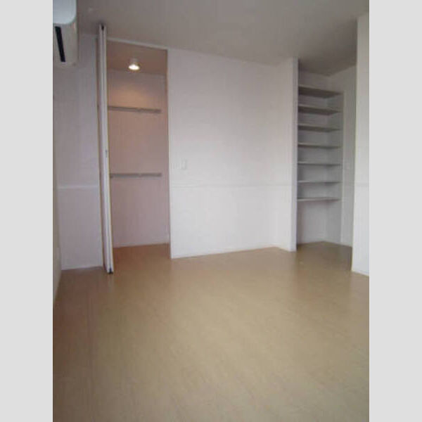 収納 (101☆洋室7.5帖(可動式収納棚、クローゼット&エアコン有り)☆)