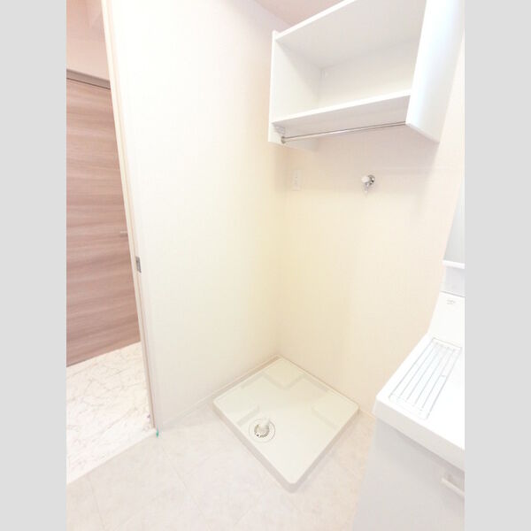 その他 (洗濯機置き場です。防水パンあります。)
