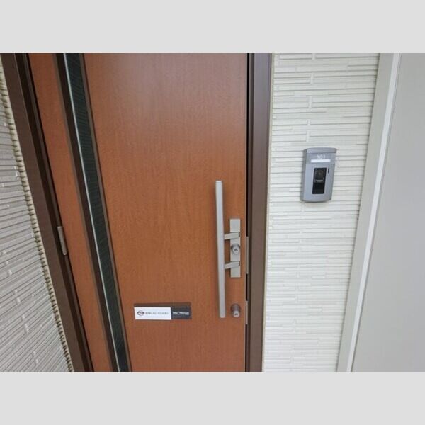 玄関 (玄関ドア)