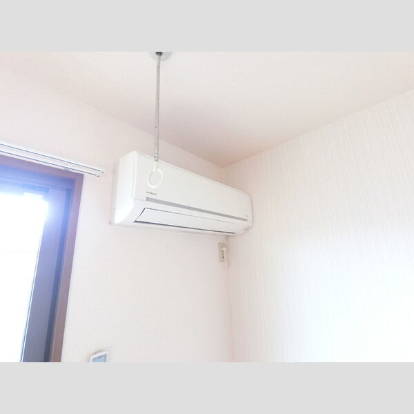 その他設備 (室内物干し付きで雨の日の洗濯もラクラク!)