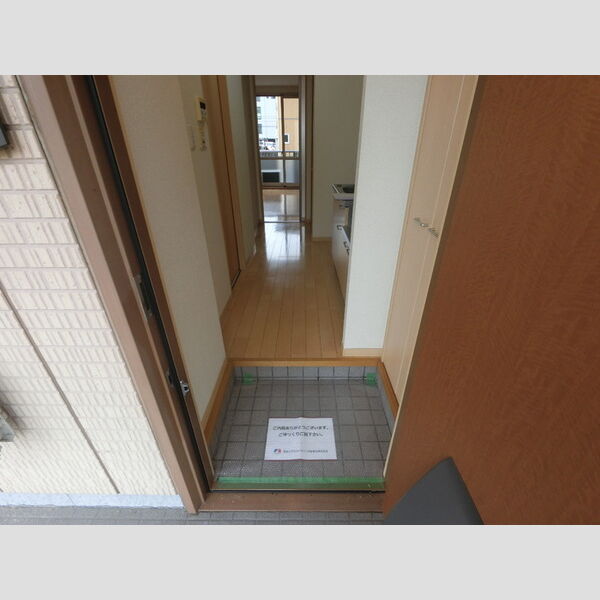 玄関 (玄関)