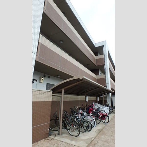 現地周辺 (駐輪場)