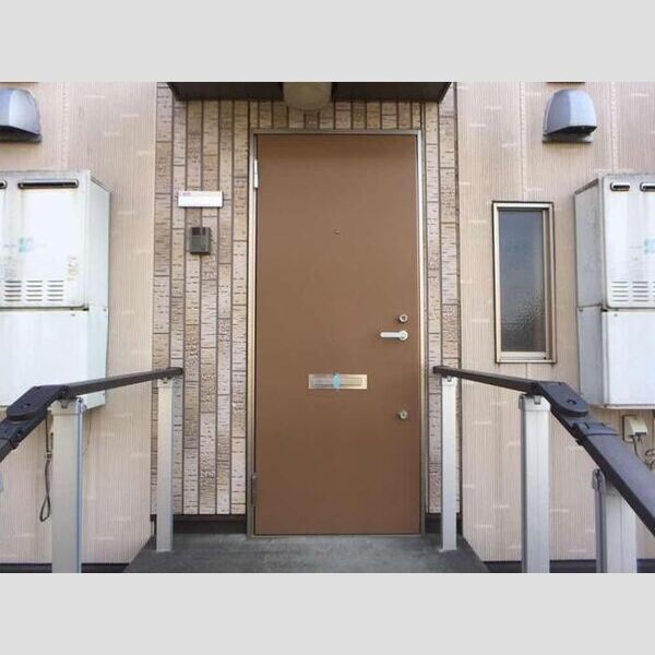 現地周辺 (玄関前)