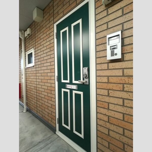 現地周辺 (玄関前)