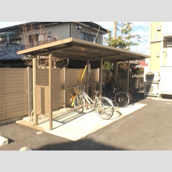 現地周辺 (駐輪場)