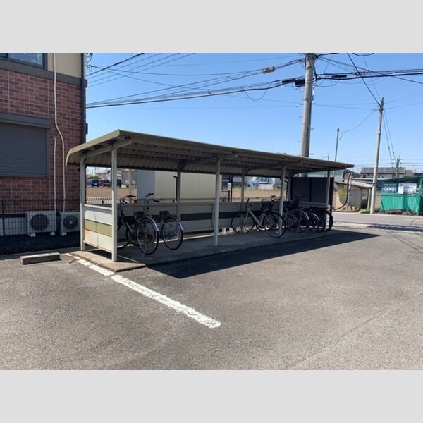現地周辺 (駐輪場)