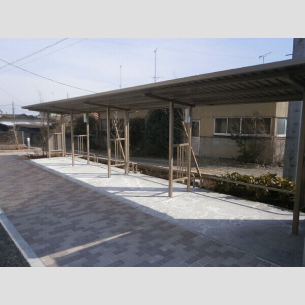 現地周辺 (駐輪場)