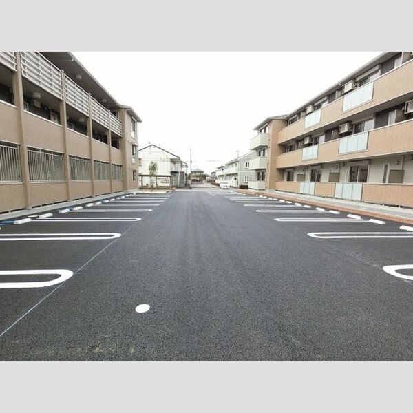 駐車場 (駐車場)