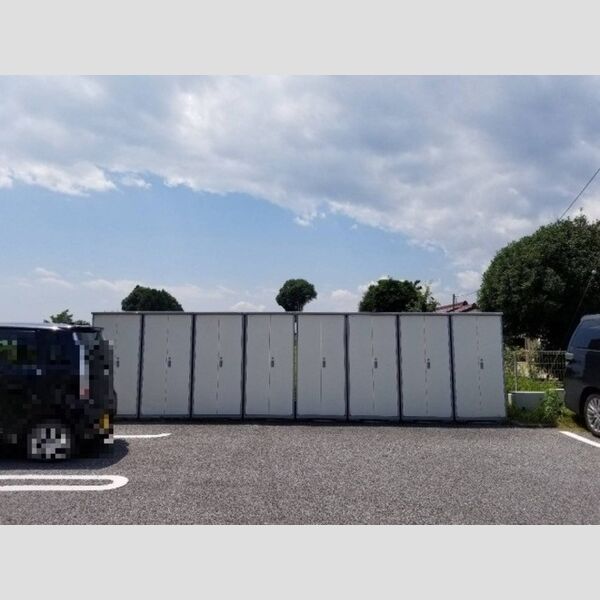 現地周辺 (外部物置)