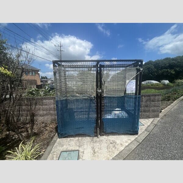 現地周辺 (ゴミステーション)