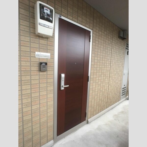 現地周辺 (玄関)