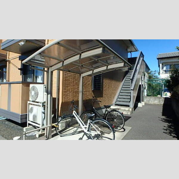 現地周辺 (駐輪場)