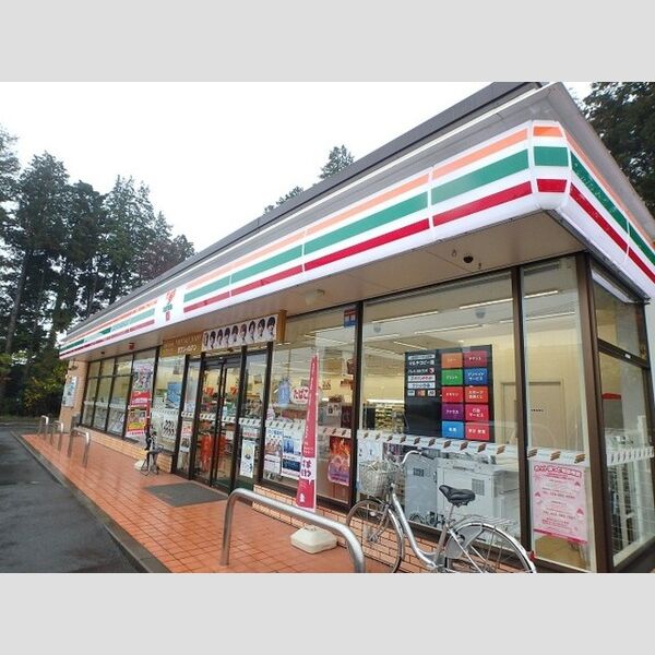 現地周辺 (セブンイレブン河内岡本店(660m))