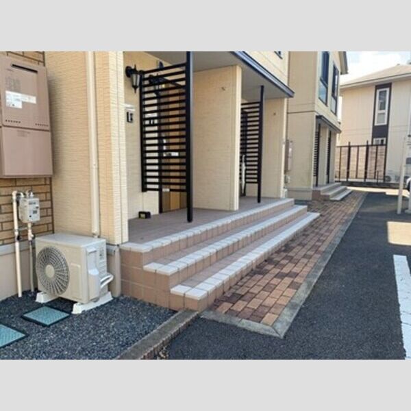 エントランス (エントランス)