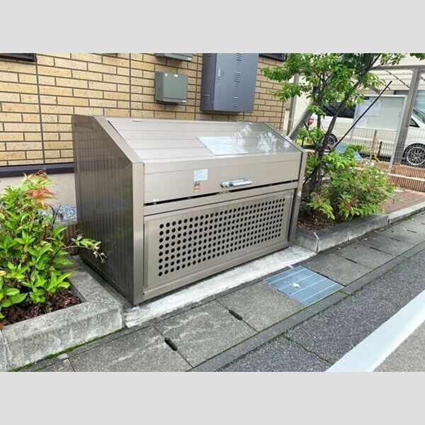 現地周辺 (ゴミステーション)