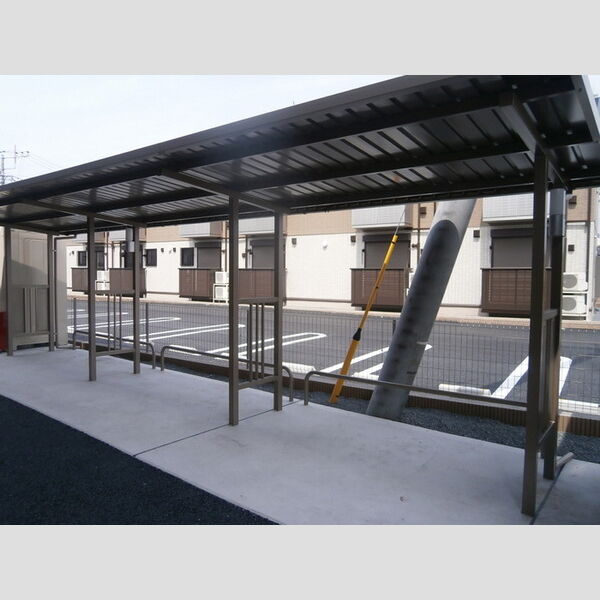 現地周辺 (駐輪場)