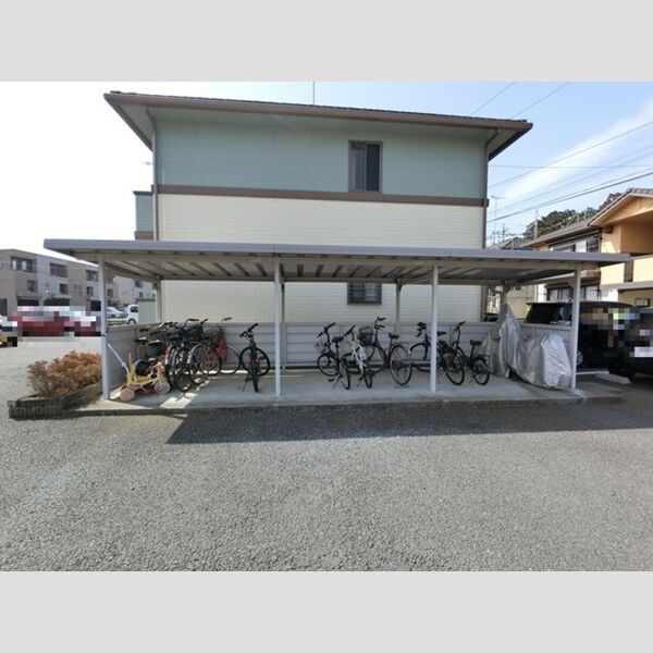 現地周辺 (駐輪場)