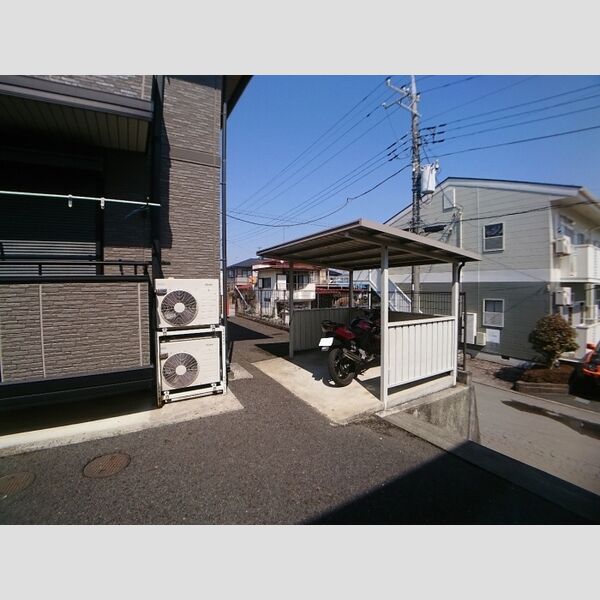 現地周辺 (駐輪場)