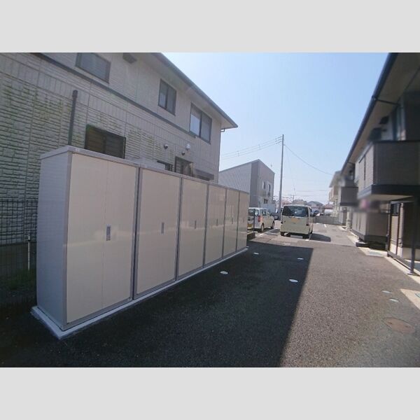 現地周辺 (外部物置)