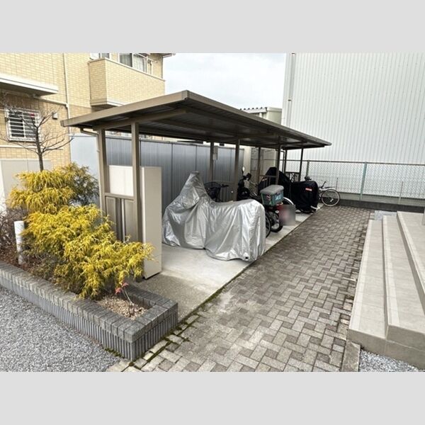 現地周辺 (駐輪場(宅配ボックス有ります))