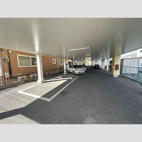 駐車場 (駐車場)