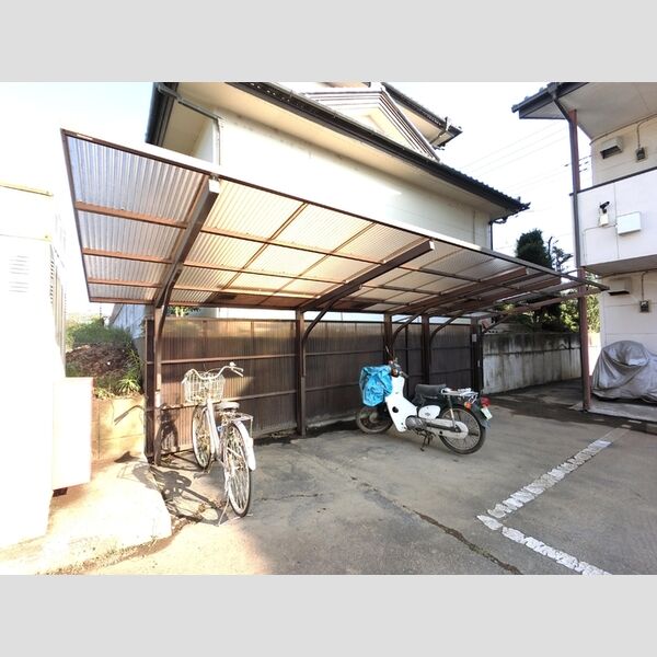 現地周辺 (駐輪場)