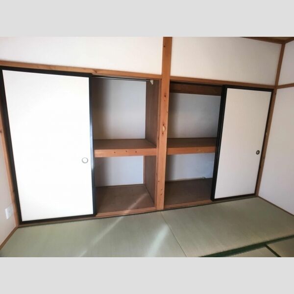 収納 (和室・押入れ)