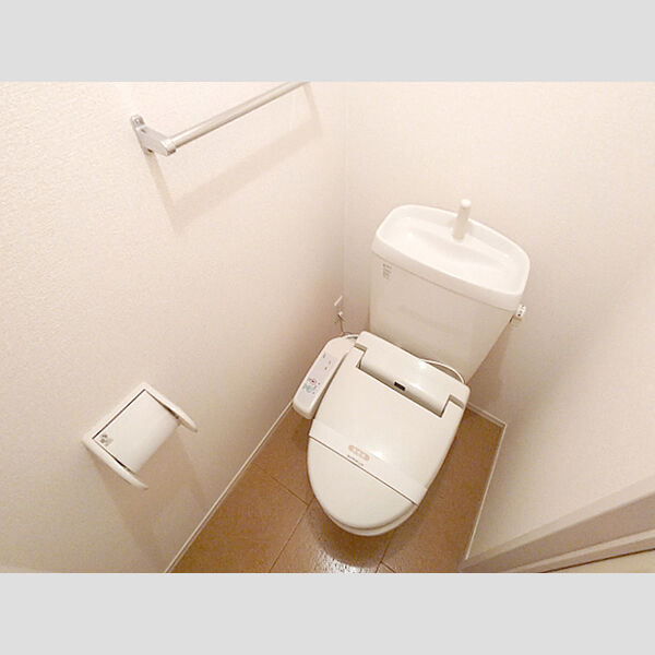 トイレ (温水洗浄暖房便座のトイレ)