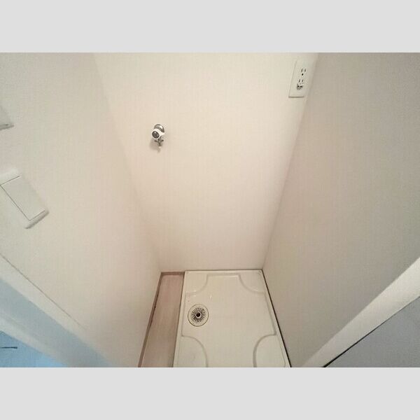 洗面所 (洗濯機置き場)