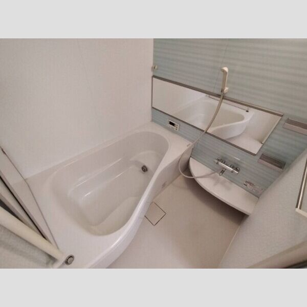 バス (換気暖房乾燥機付浴室)